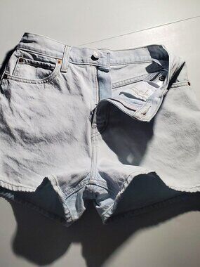 Levis Premium High Waisted Denim Shorts Light Wash Blue Sz 27